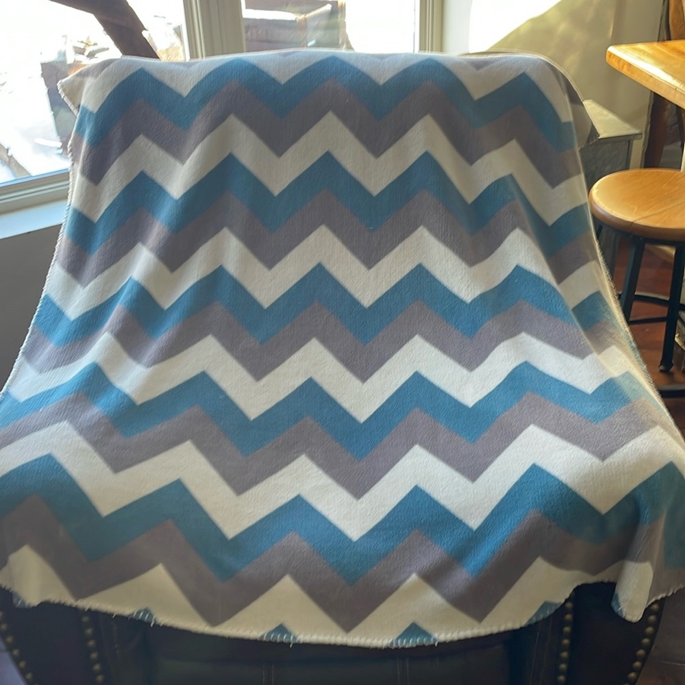 Chevron print throw